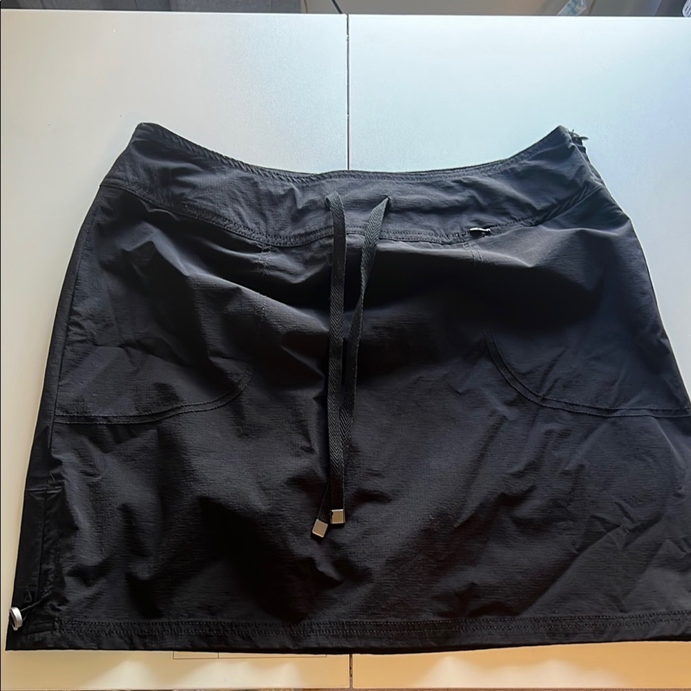 Green Tea  Black Mini Skort  with Drawstring and‎ pockets black shorts inside